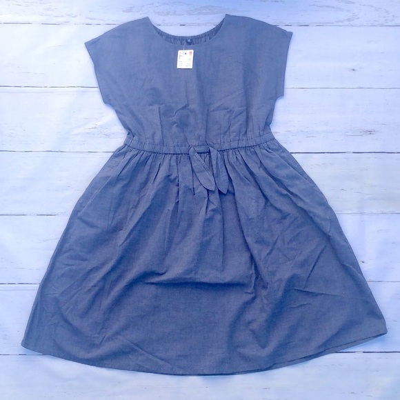 ⭐️ 2/$25 ⭐️ UNIQLO chambray short sleeve dress - Picture 1 of 1